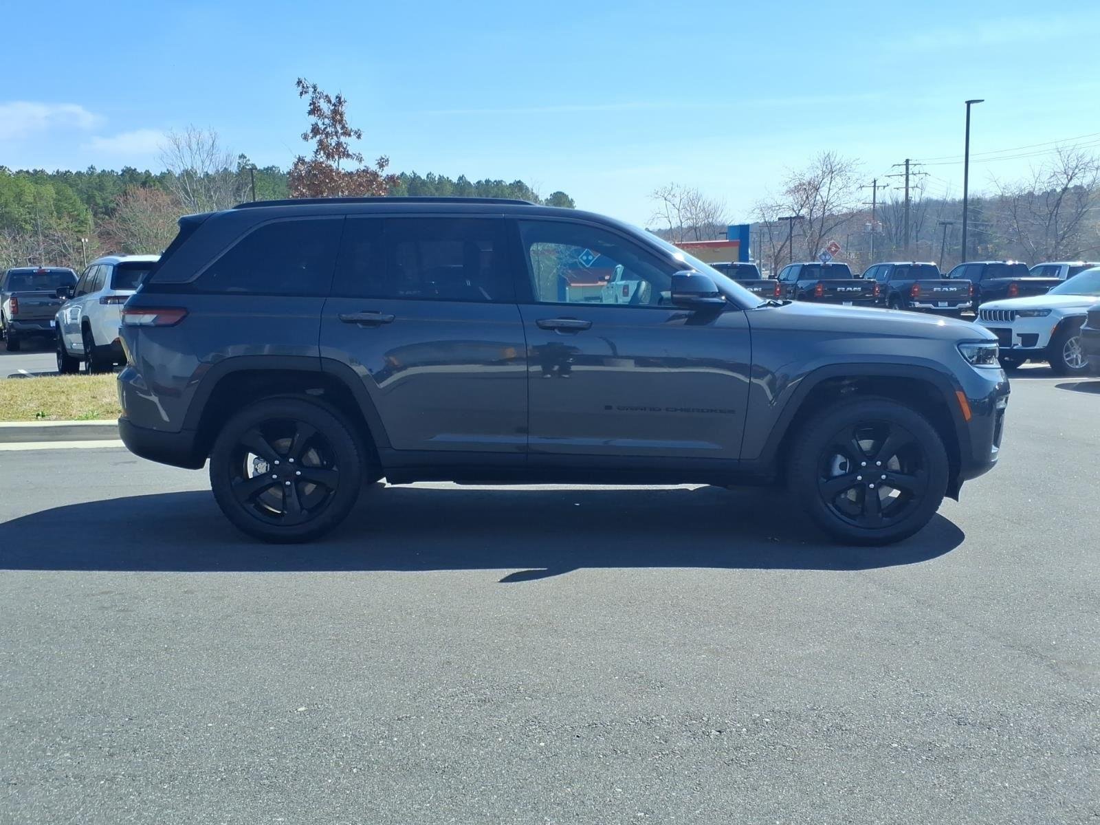 New 2026 Baltic Gray Metallic Clear-Coat Exterior Paint Jeep Limited image 10
