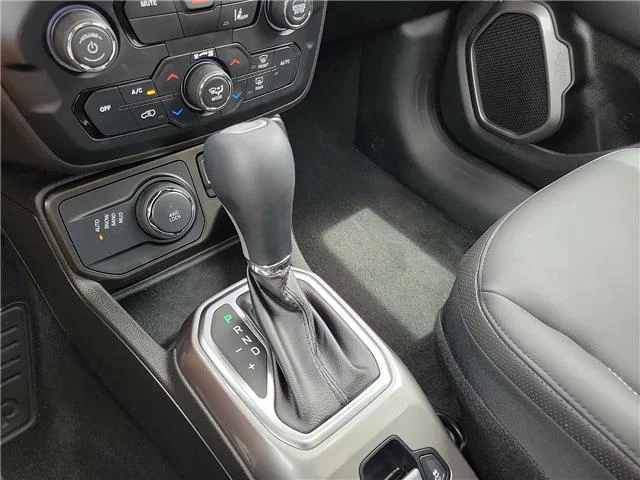 Used 2022 Black Jeep Limited 4x4 image 18