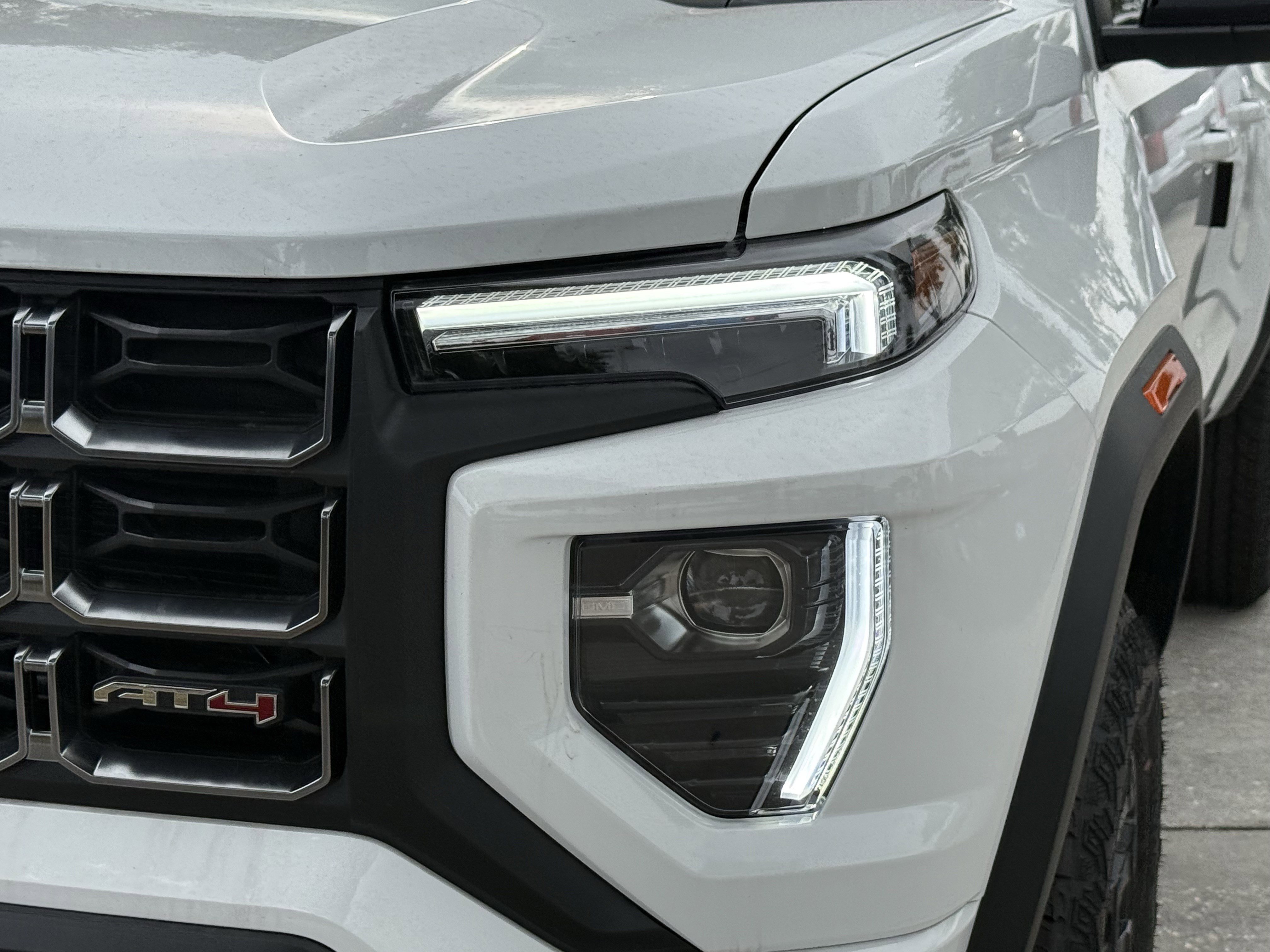 2026 GMC Canyon AT4 - Photo 7