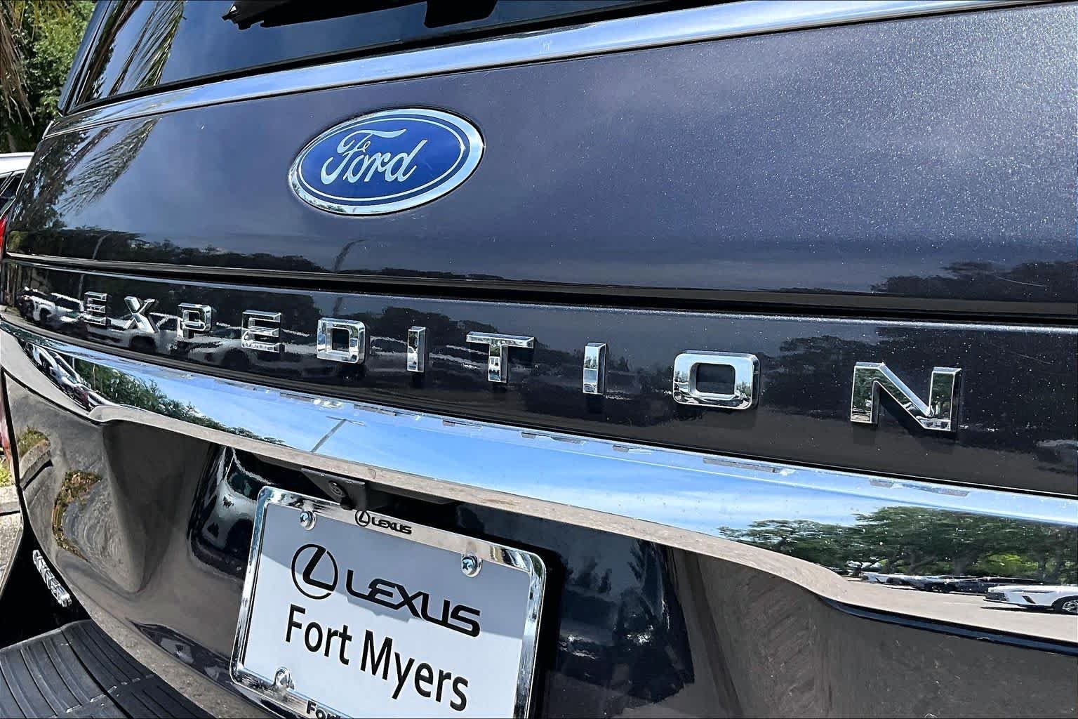 Used 2024 Dark Matter Gray Metallic Ford Limited image 16
