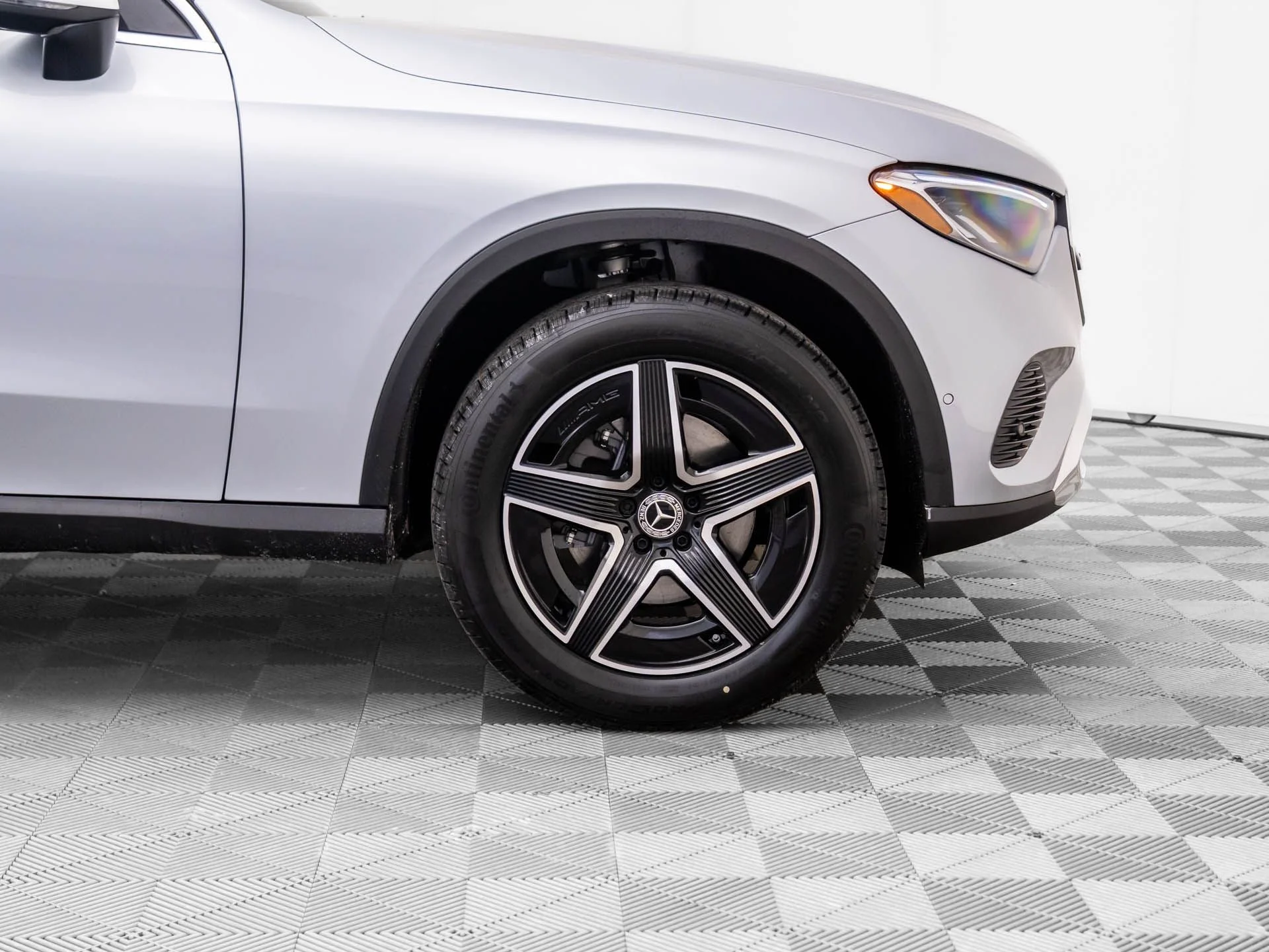 New 2026 Silver Mercedes-Benz GLC 300 image 35