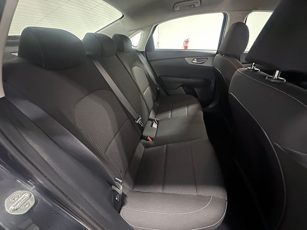 Used 2020 Gray Kia LXS image 21