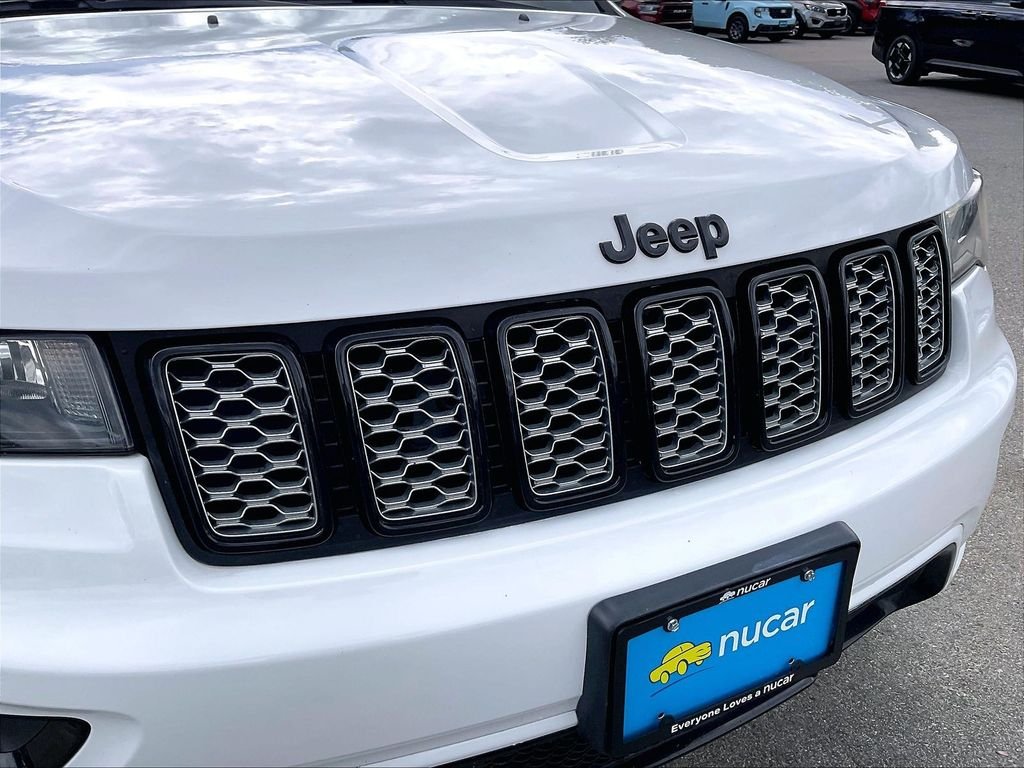 Used 2021 Bright White Clearcoat Jeep Laredo X image 28
