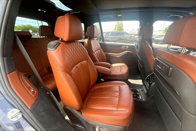 Used 2019 Gray BMW xDrive40i image 22