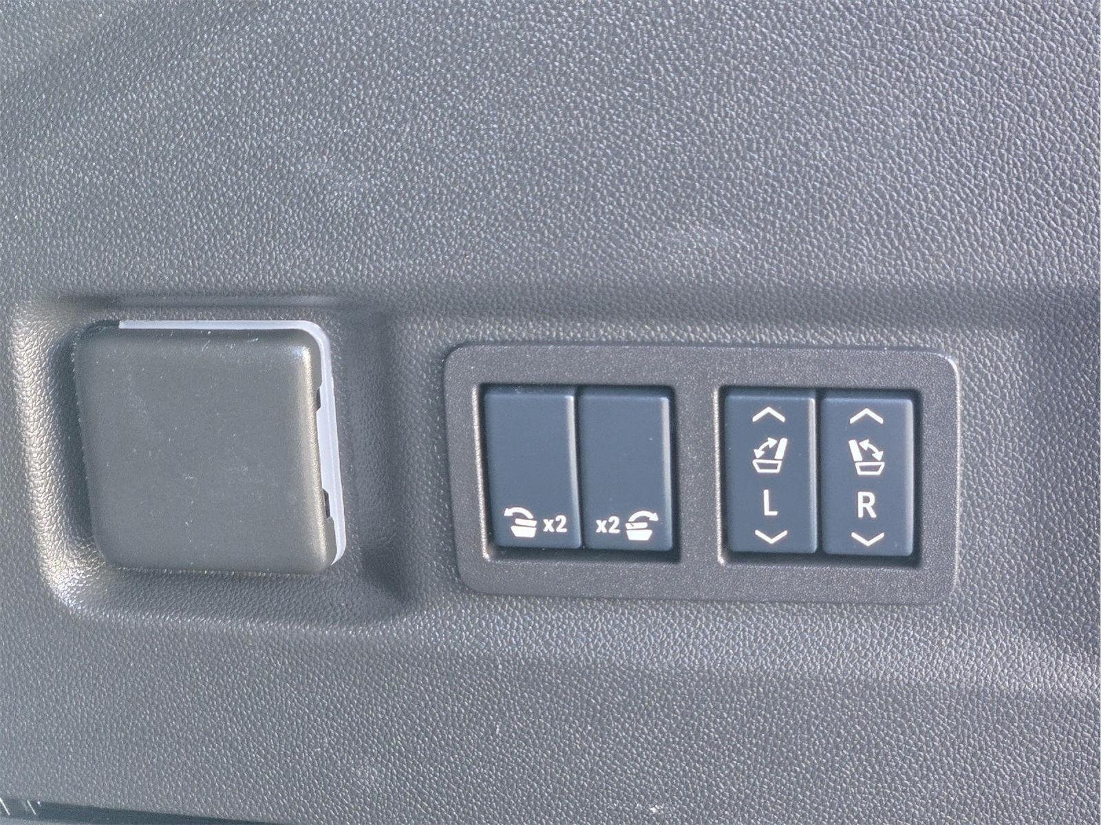 Used 2025 Black Chevrolet RST image 22