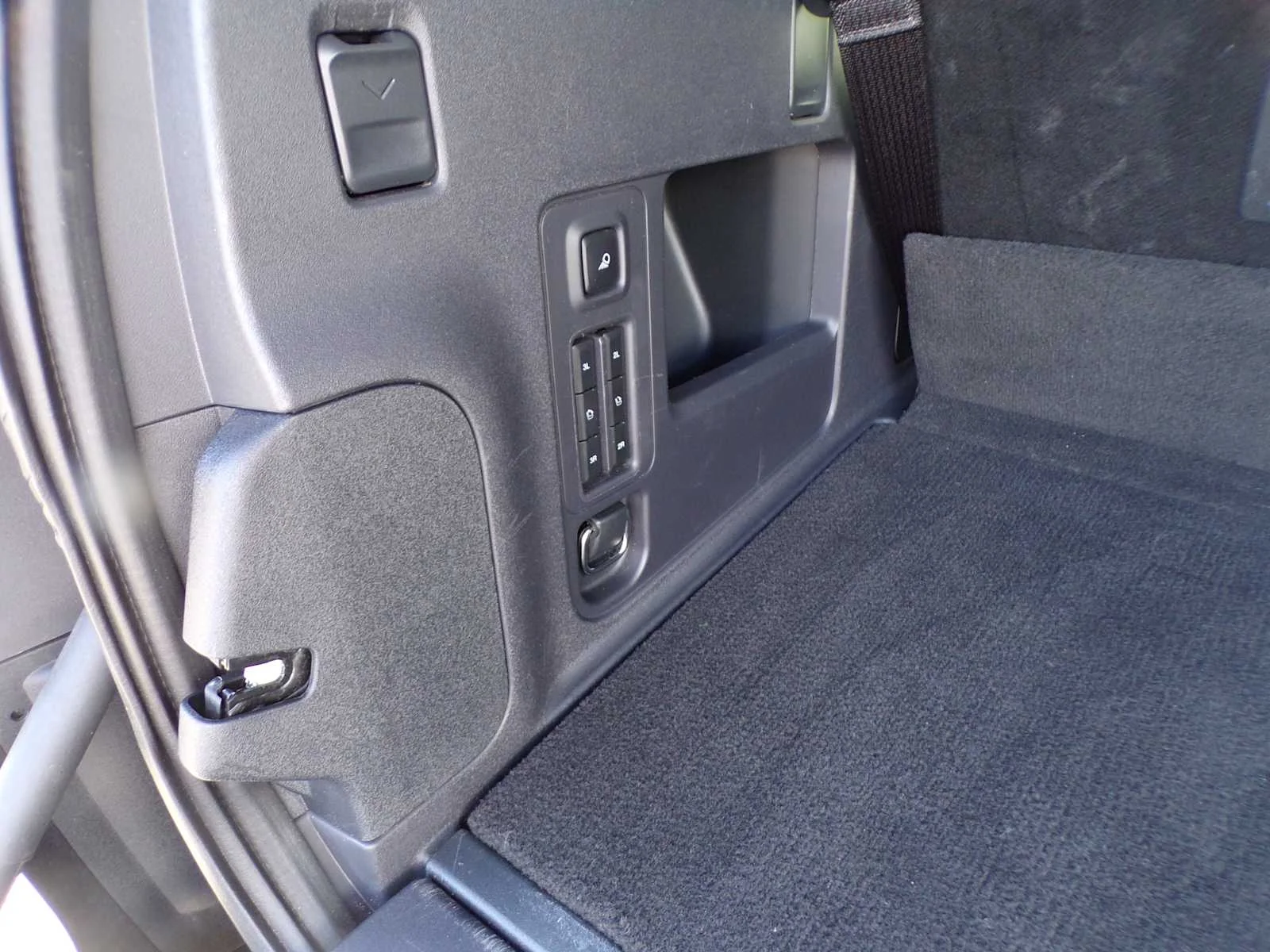 Used 2025 Agate Black Metallic Ford Active image 11