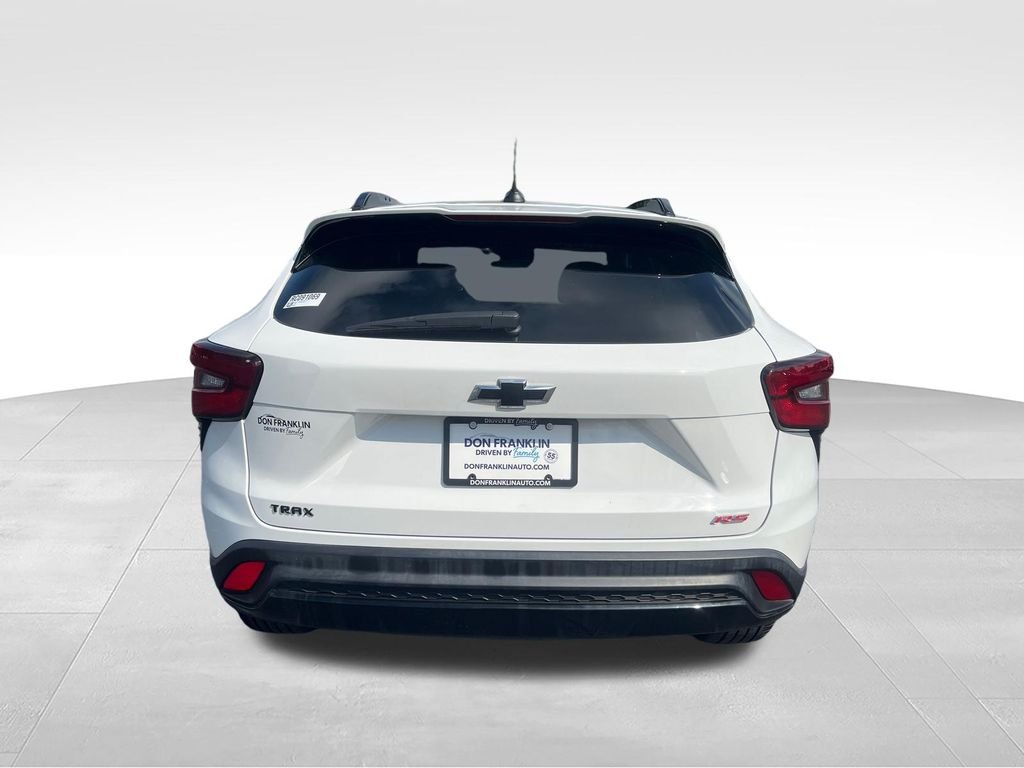 Used 2024 White Chevrolet 2RS image 4