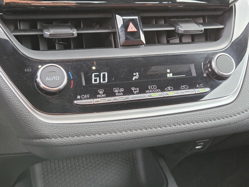 Used 2025 White Toyota SE image 31