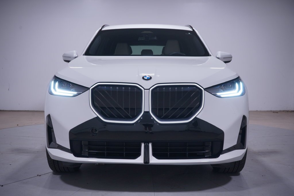 Used 2026 Alpine White BMW 30 xDrive image 4