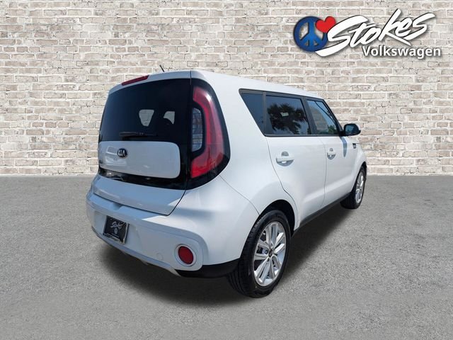 Used 2018 White Kia Plus image 3