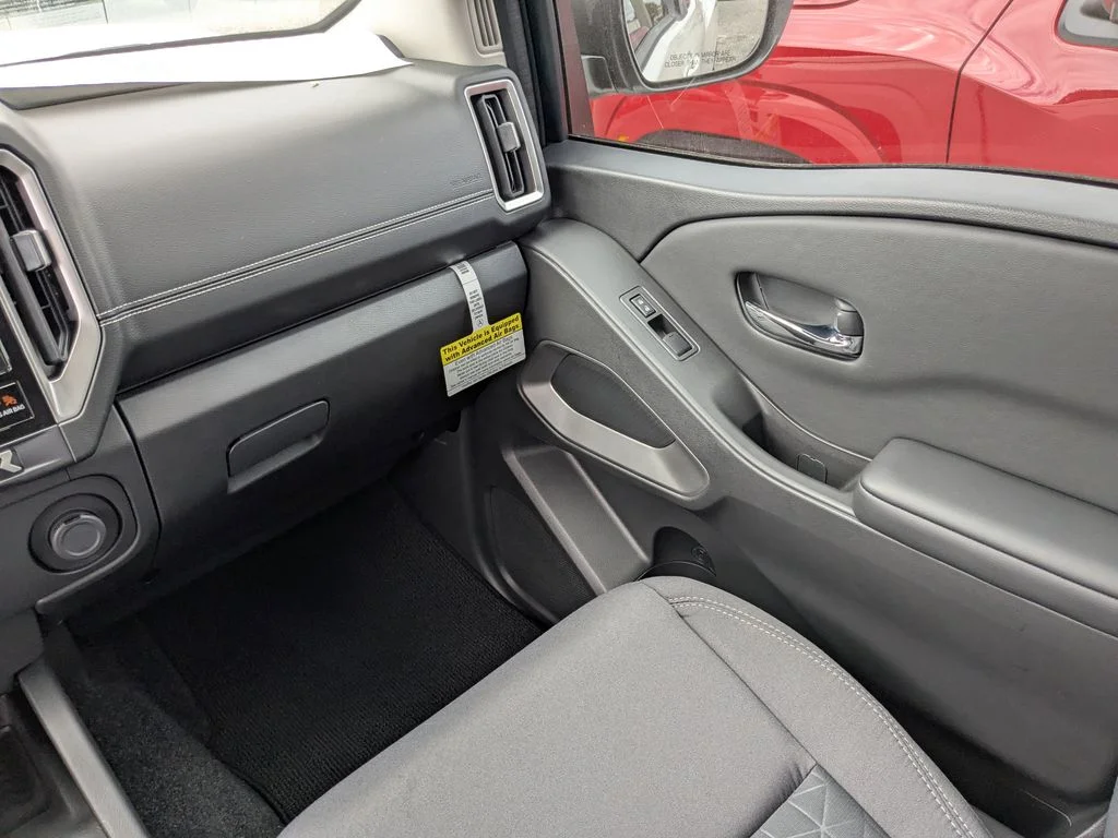 2025 Nissan Frontier SV - Photo 17