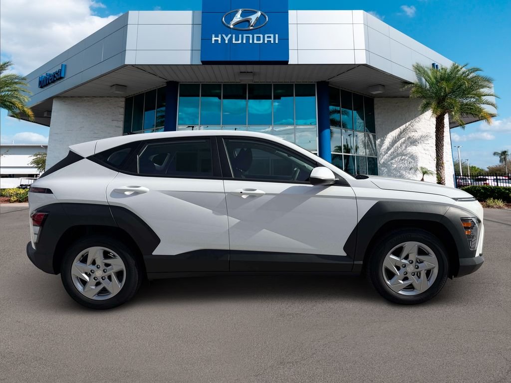 New 2027 White Hyundai SE FWD image 43
