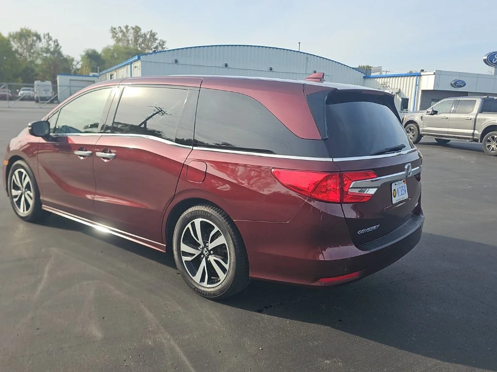 Used 2018 Deep Scarlet Pearl Honda Elite image 6