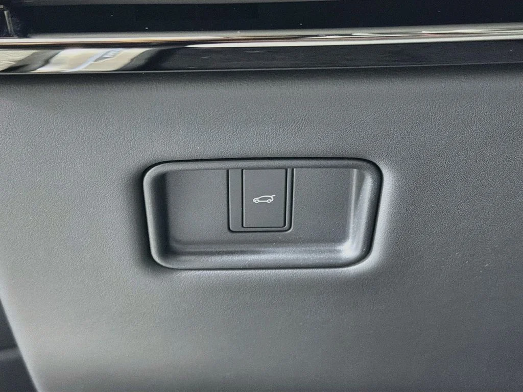 New 2026 Santorini Black Land Rover SE image 10