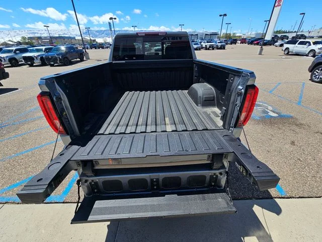 Used 2024 Sterling Metallic GMC SLT image 8