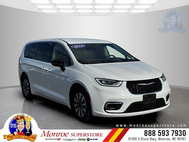 2024 Chrysler Pacifica PHEV Select