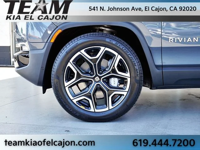 Used 2026  Rivian  image 7