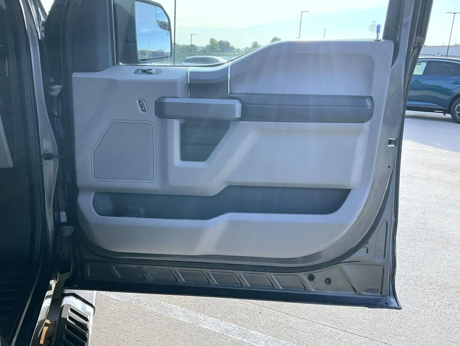 Used 2018 Gray Ford XLT image 17