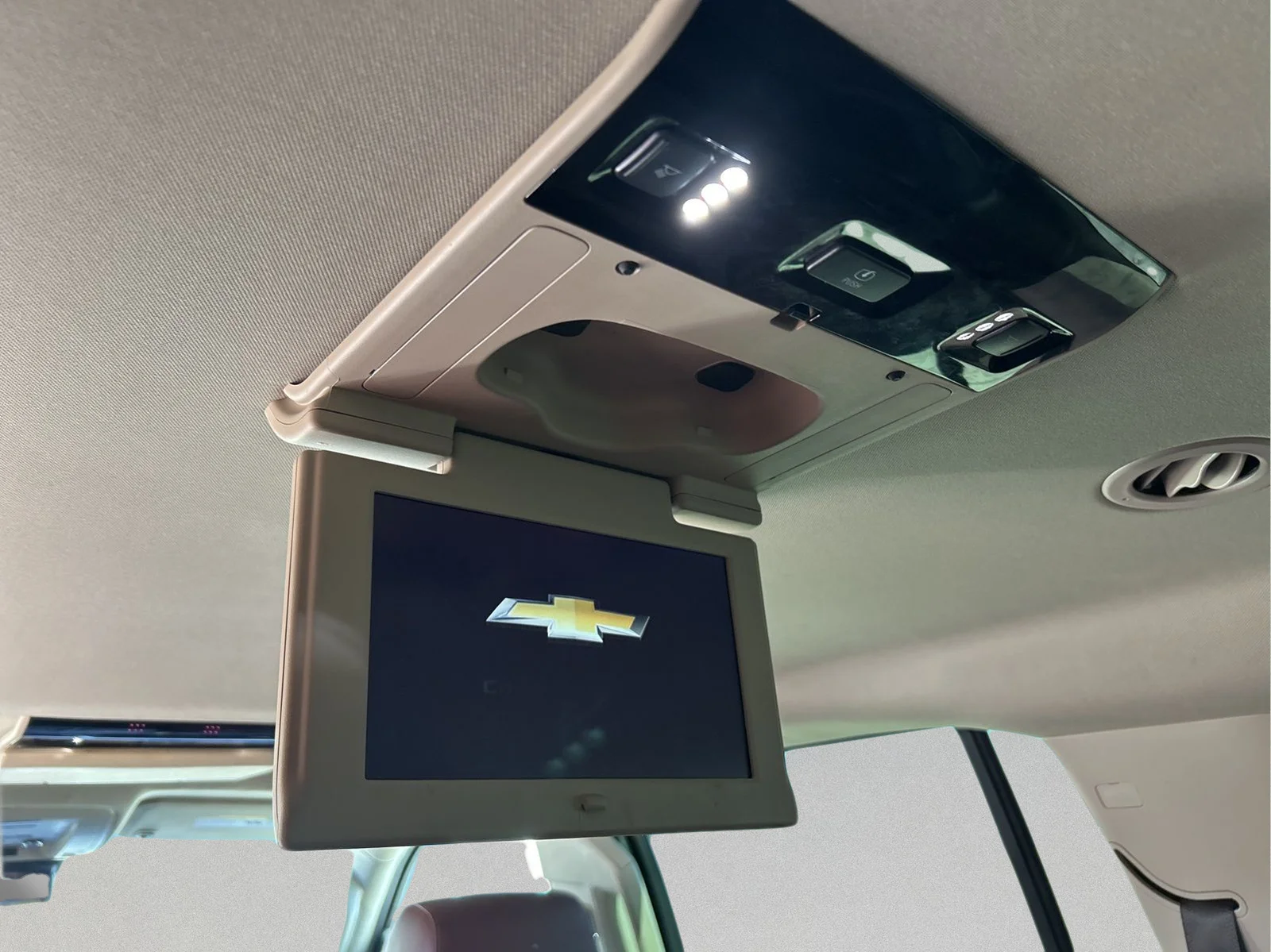 Used 2019 Pearl Chevrolet Premier image 18