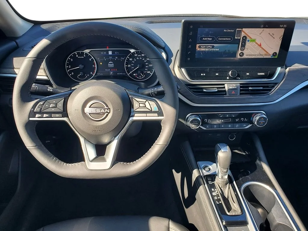 2025 Nissan Altima SL - Photo 14