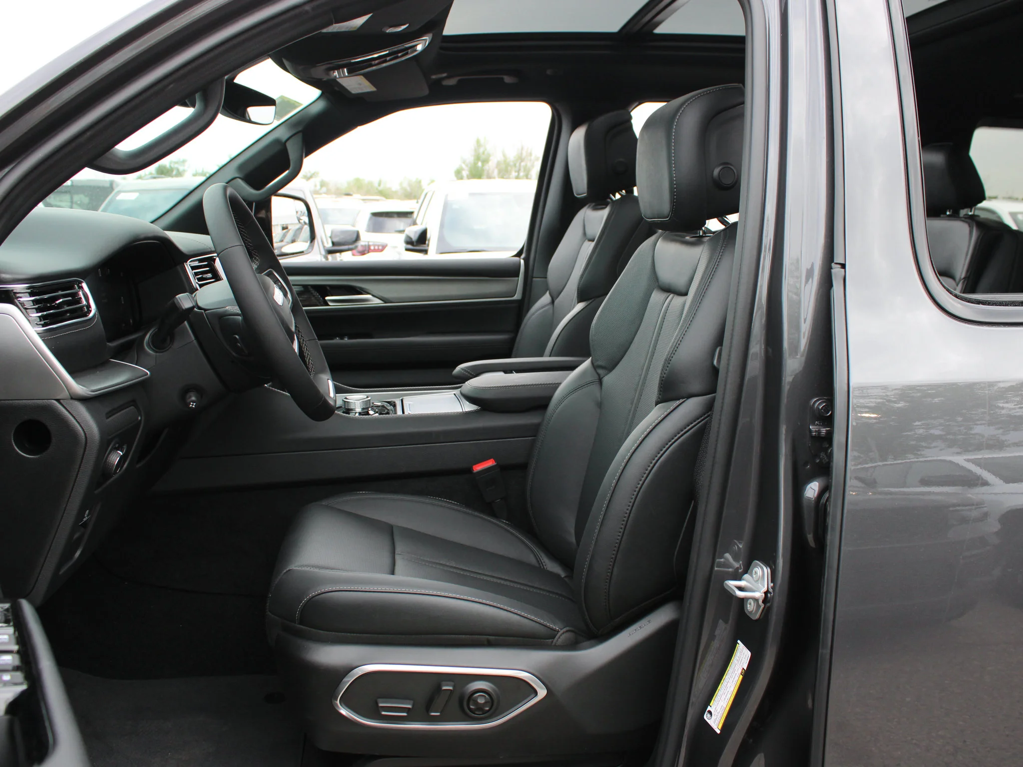 New 2026 Grey Jeep Limited Reserve* image 11