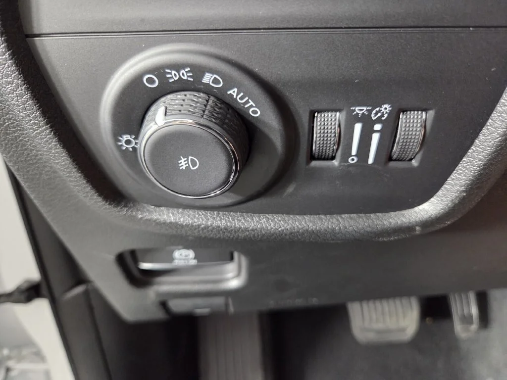 Used 2025 Bright White Clearcoat Jeep Limited image 18