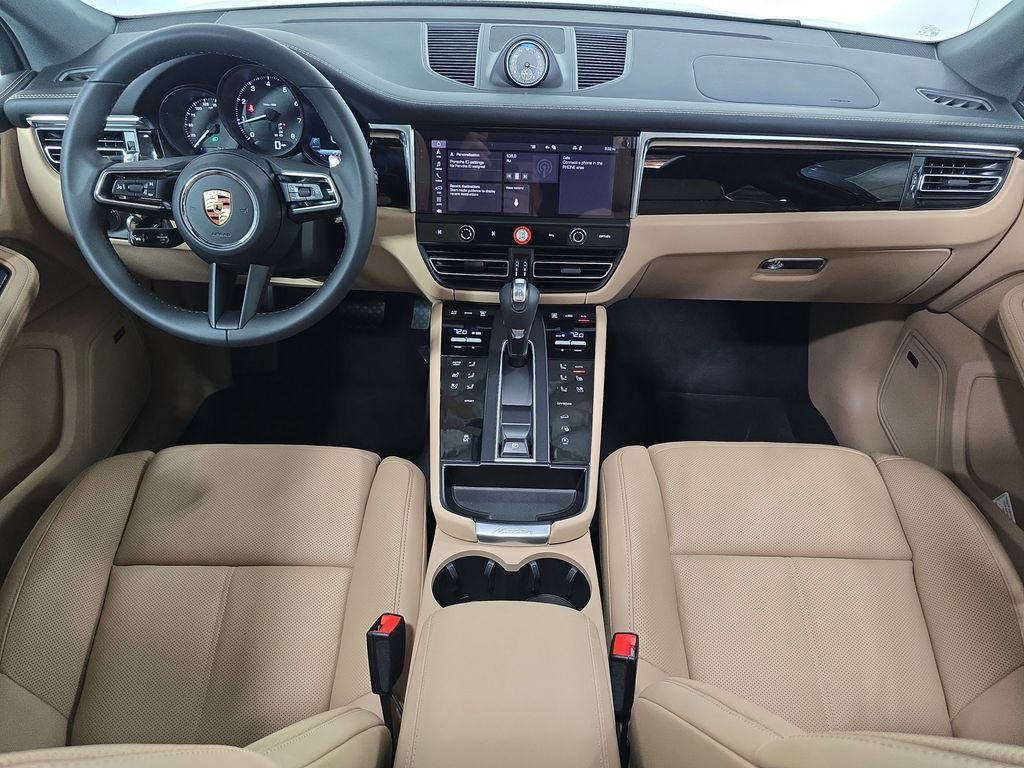 2026 Porsche Macan T - Photo 13