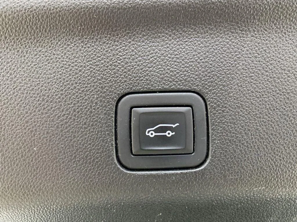 Used 2023 Summit White GMC 4WD AT4 image 52