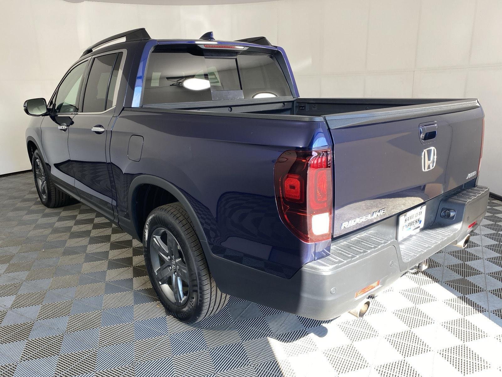 Used 2023 Obsidian Blue Pearl Honda RTL-E image 5
