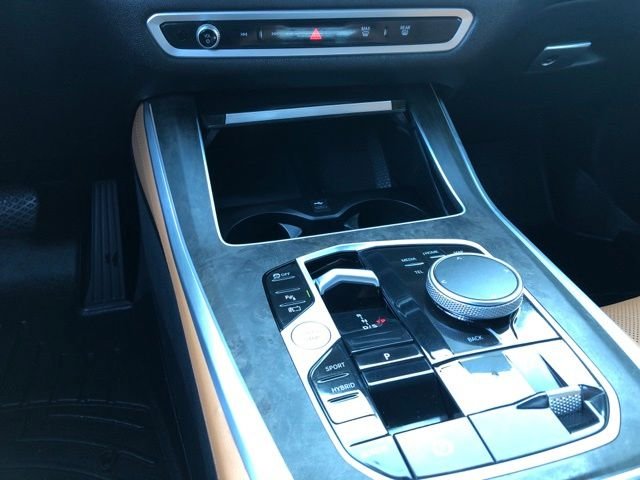 Used 2025 White BMW xDrive50e image 33