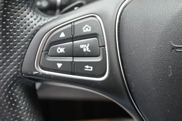 Used 2016 Silver Mercedes-Benz C 300 image 12