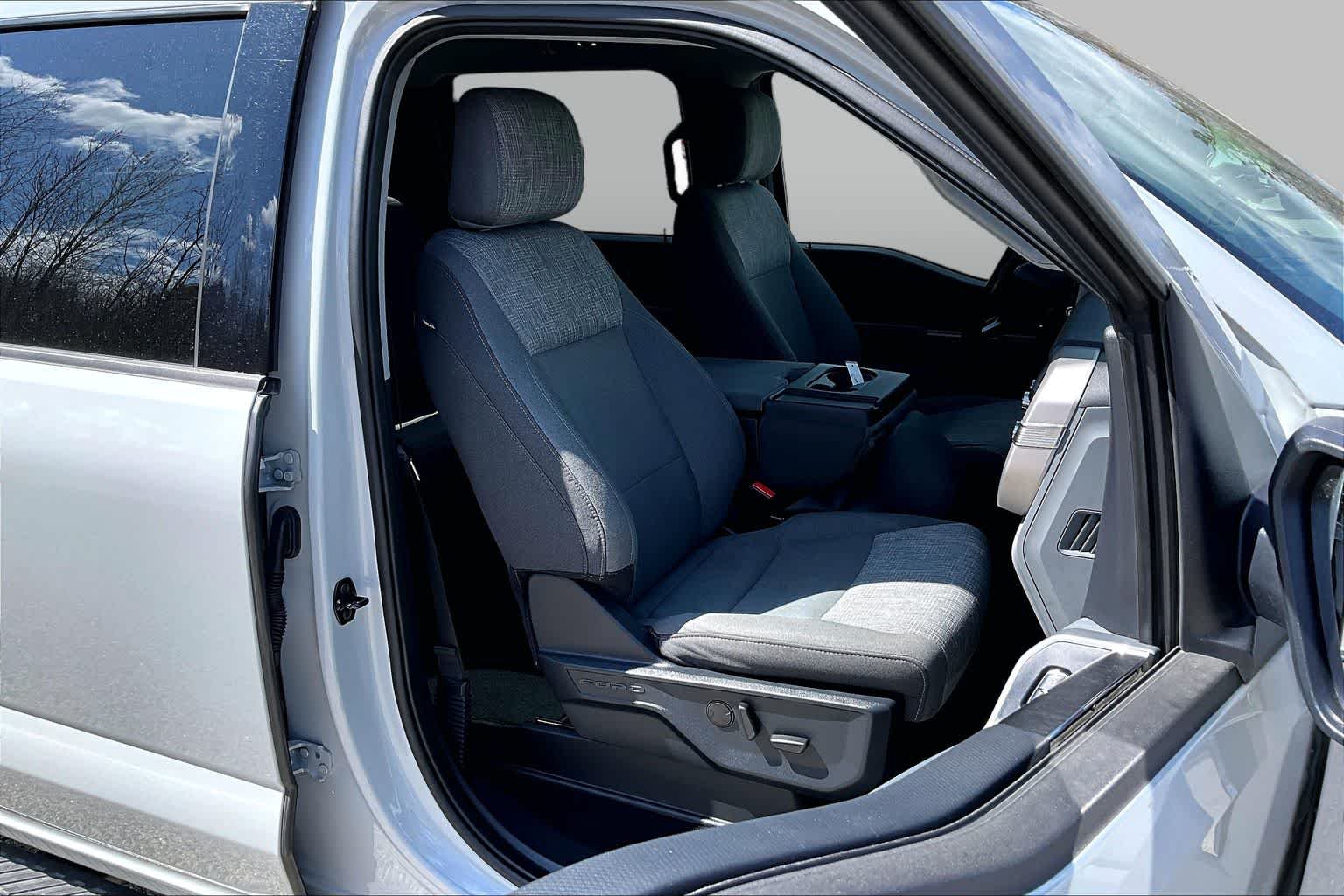 Used 2023 Avalanche Gray Ford XLT image 8