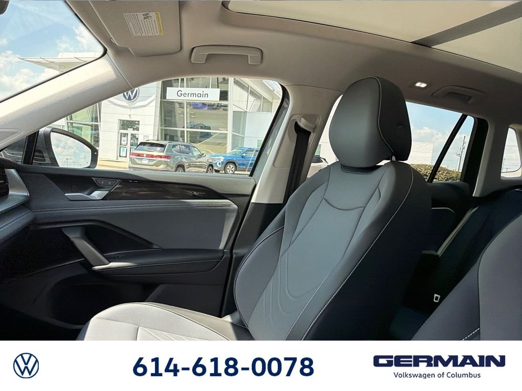 New 2026 Platinum Gray Metallic Volkswagen 2.0T SE image 18