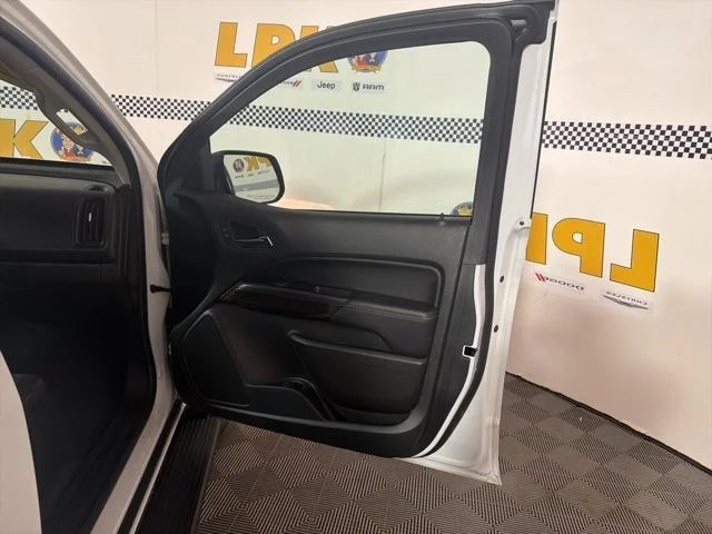 Used 2022 Summit White GMC Elevation image 32