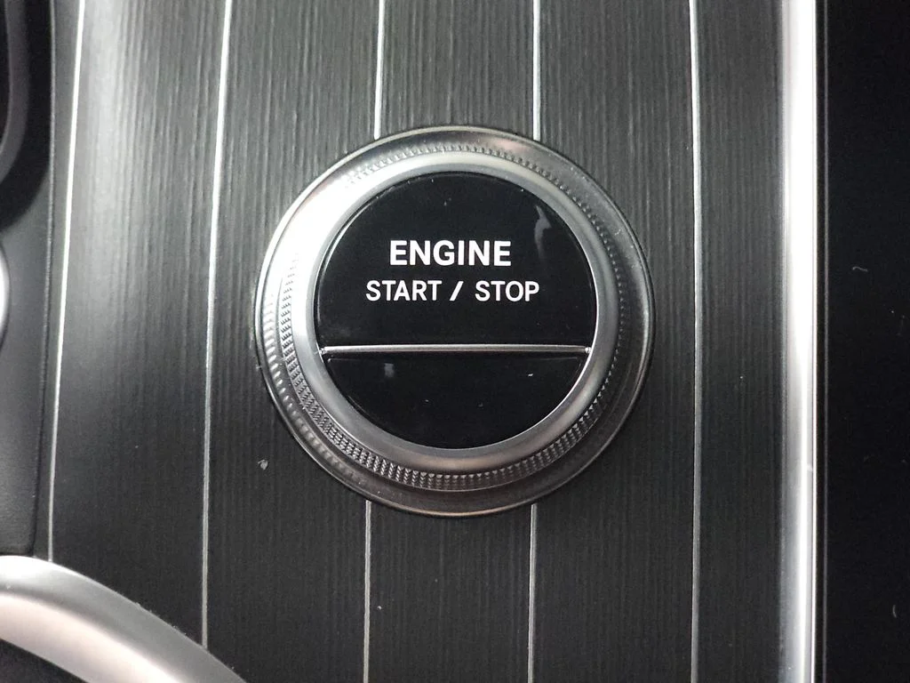 Used 2025 Cirrus Silver Metallic Mercedes-Benz GLC 350e image 15