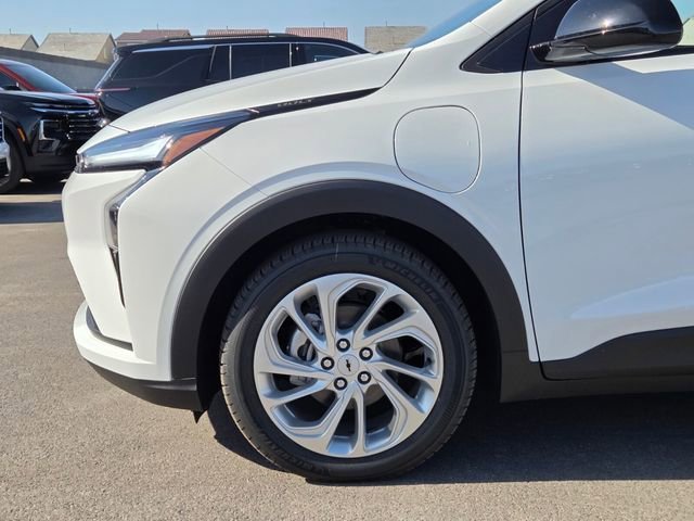 New 2027 Summit White Chevrolet LT image 5