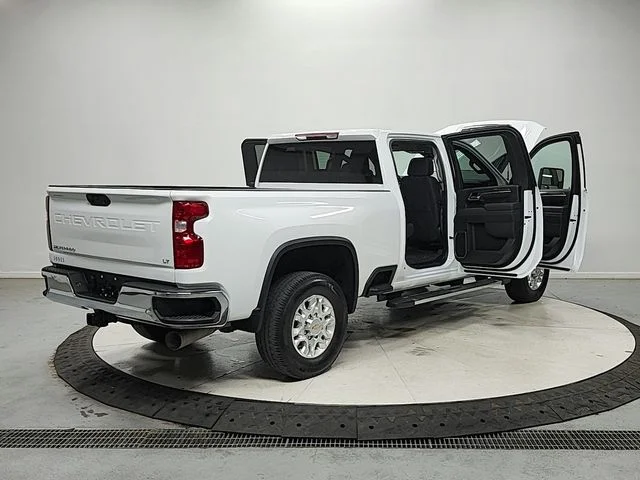Used 2025 White Chevrolet LT image 15