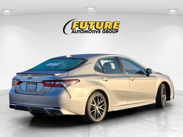 Used 2024 Silver Toyota SE AWD image 4