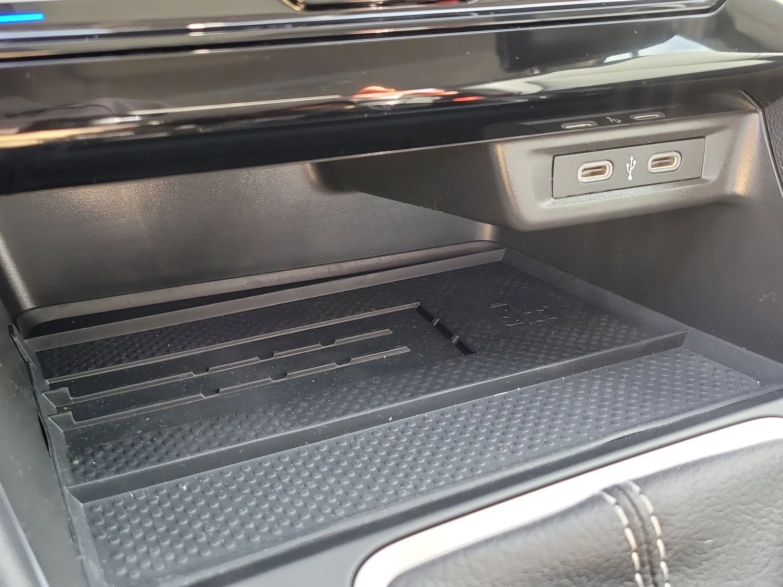 New 2026 Deep Black Pearl Volkswagen 1.5T SEL image 26