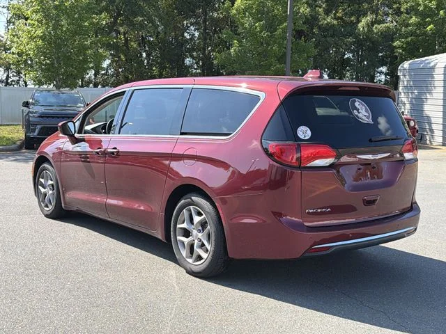 Used 2018 Red Chrysler Touring Plus image 11