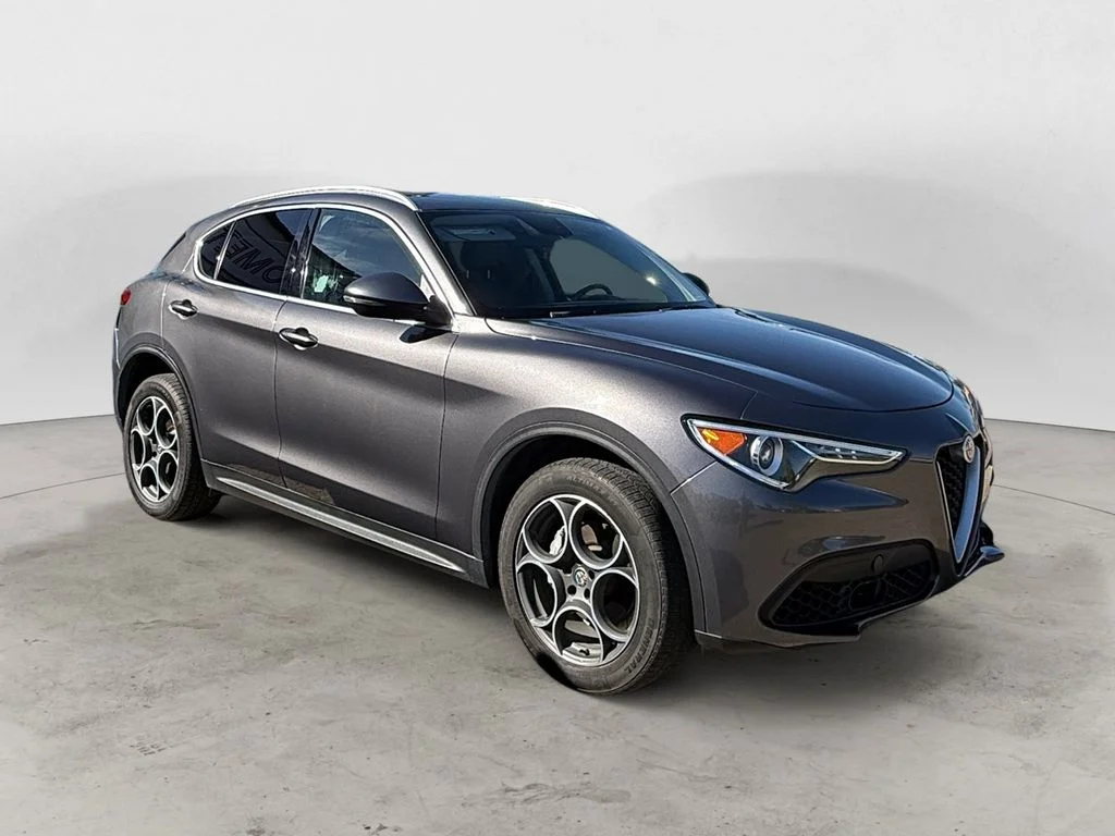 Used 2018 Gray Alfa Romeo Base image 6