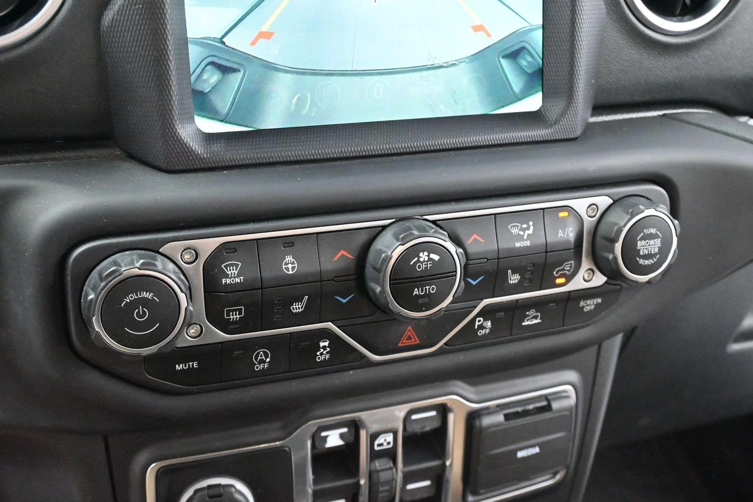 Used 2020 Bright White Clearcoat Jeep Overland image 21