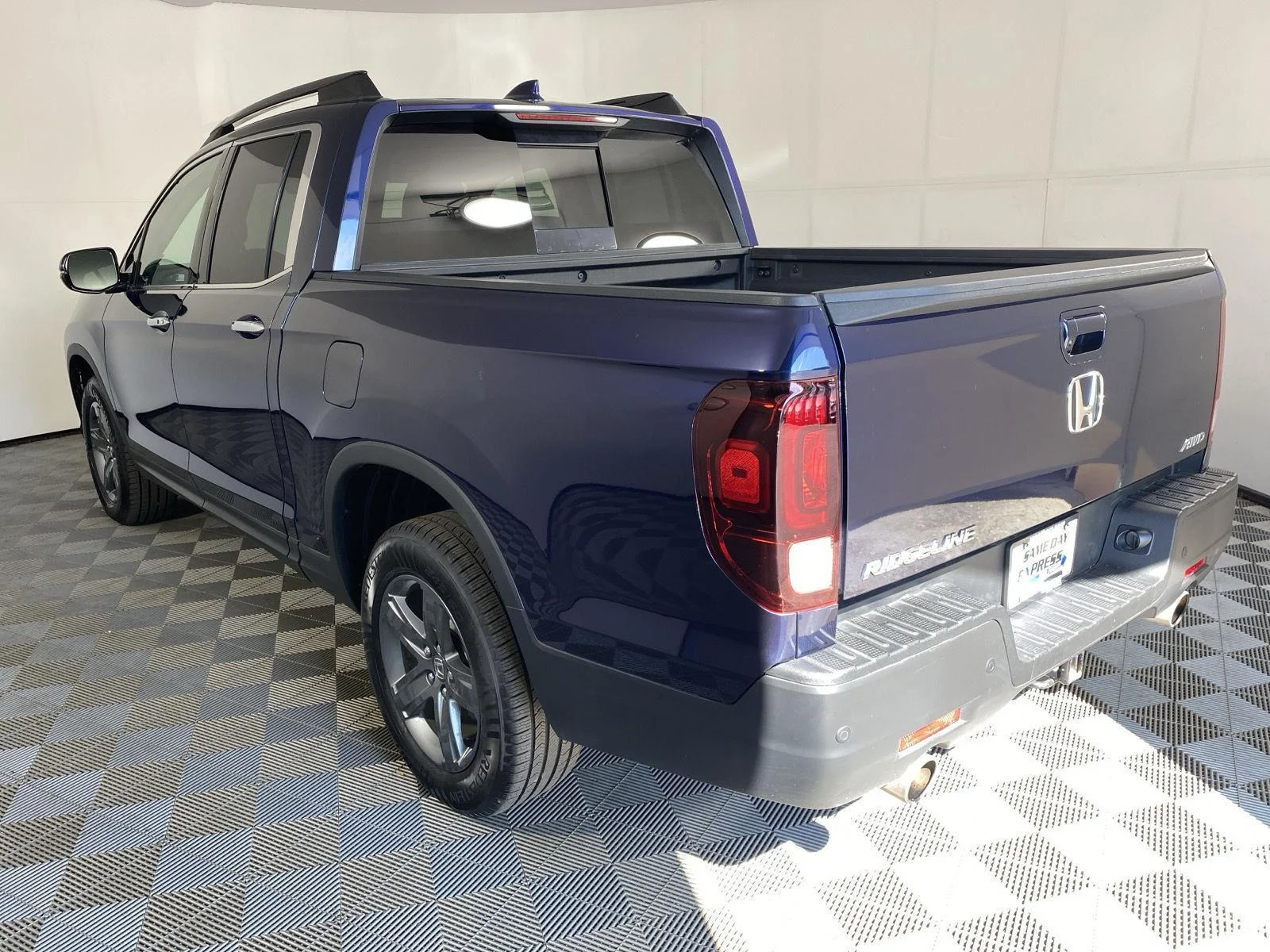 Used 2023 Obsidian Blue Pearl Honda RTL-E image 5