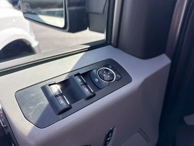 Used 2015 Silver Ford XLT image 16