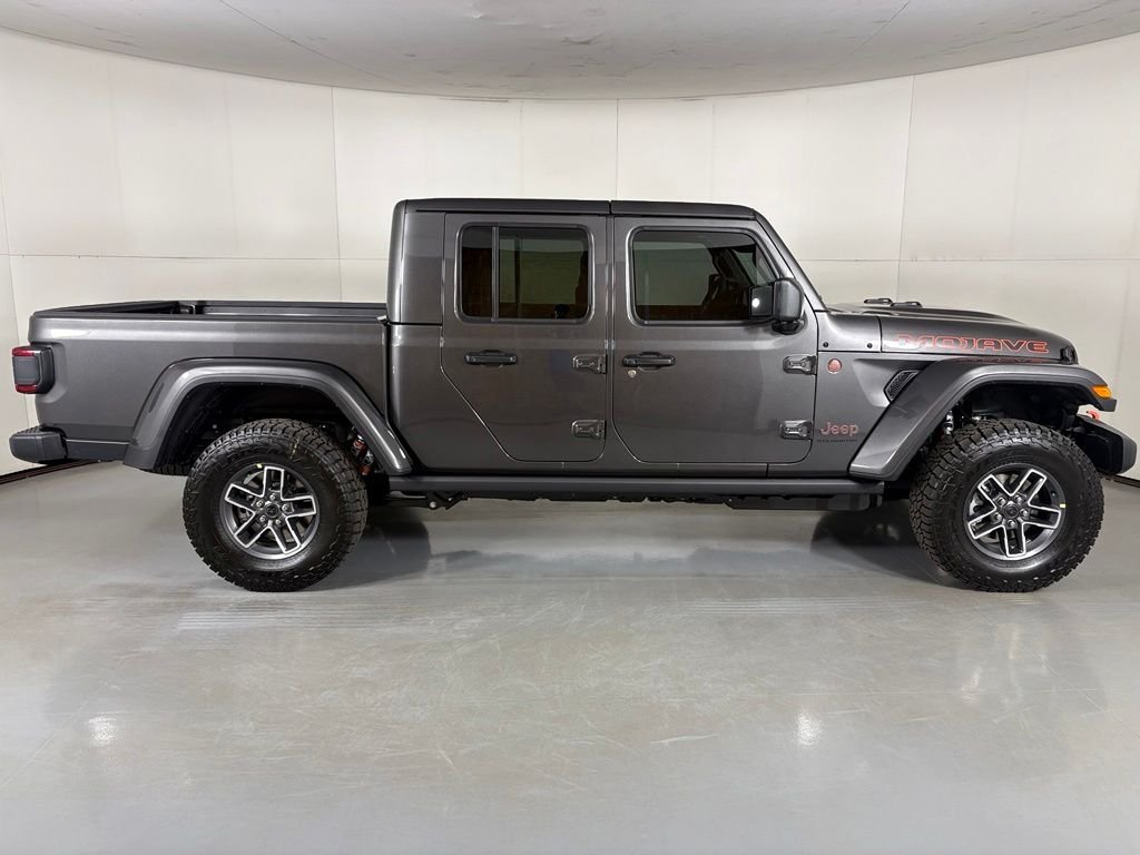 New 2026 Granite Crystal Metallic Clearcoat Jeep Mojave image 26