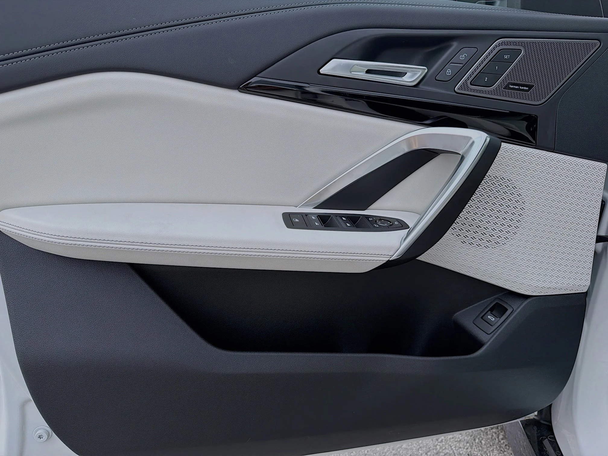 New 2026 Alpine White BMW xDrive28i image 21