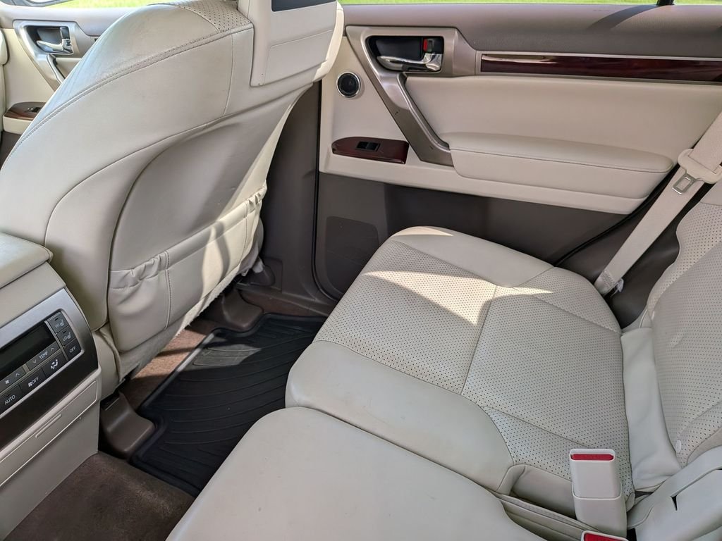 Used 2010 White Lexus 460 Premium image 26
