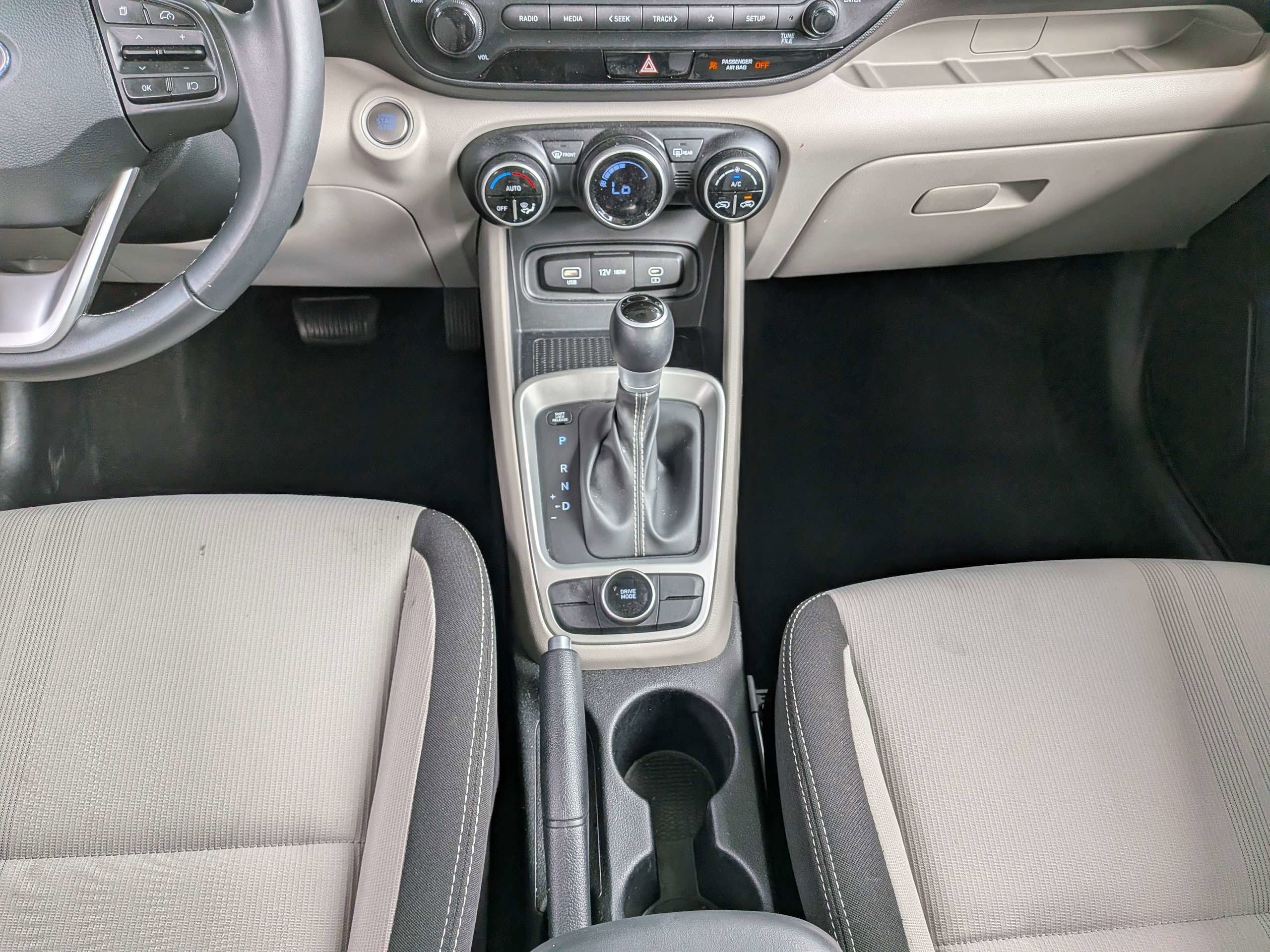 Used 2025 White Hyundai SEL image 14