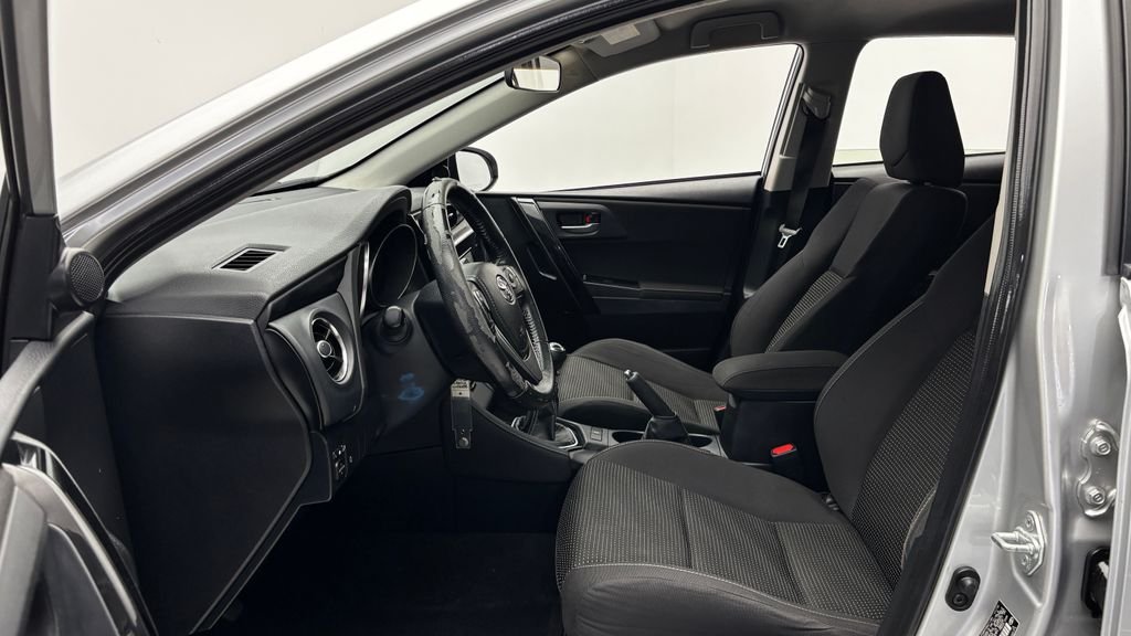 Used 2017 Silver Toyota Base image 9