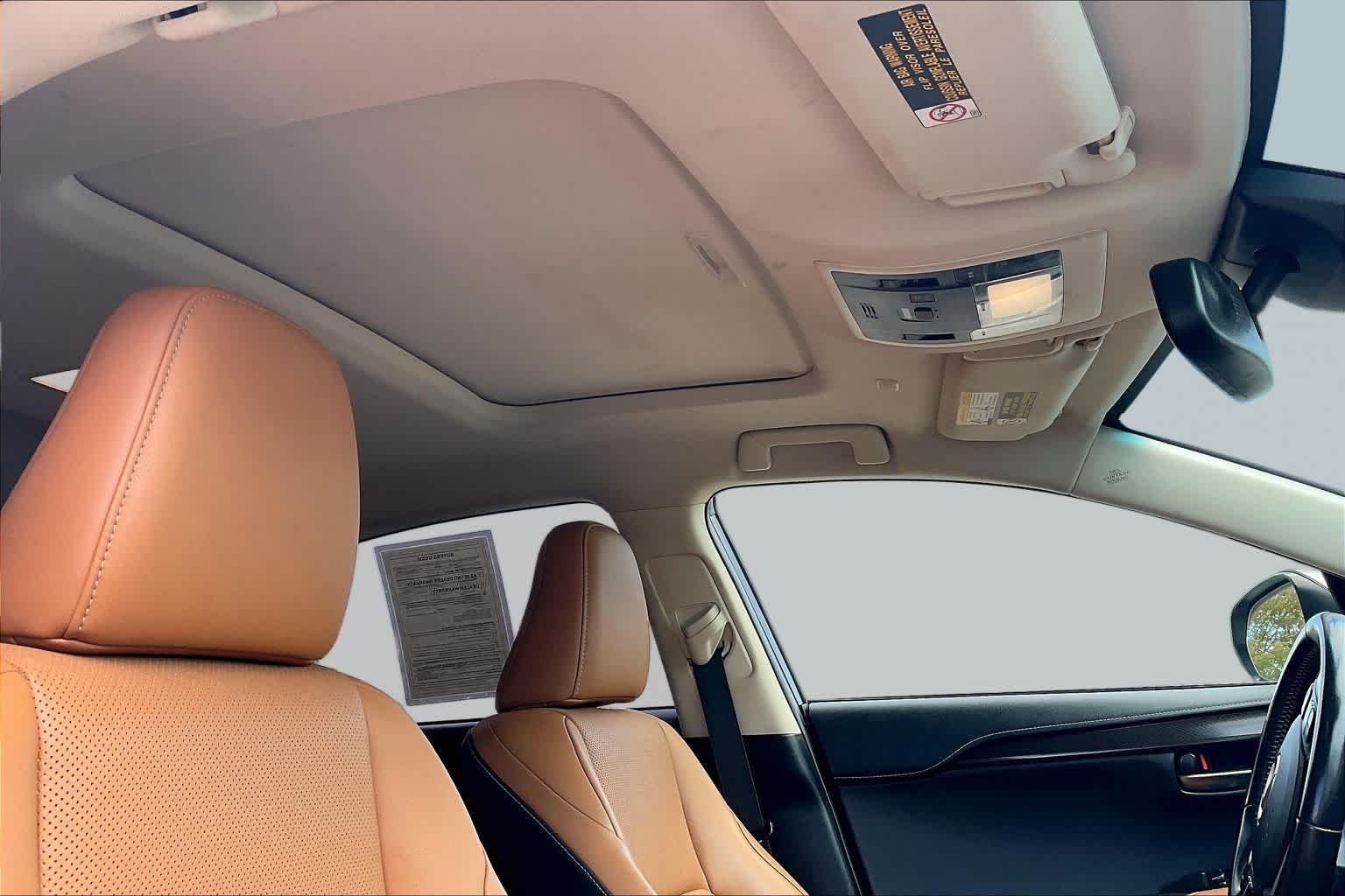 Used 2018 Atomic Silver Lexus  image 13
